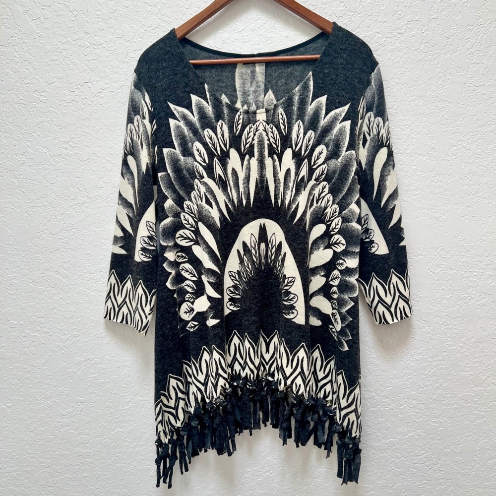 Mechant‎ Women's Black White Feather Print Tunic Sweater Fringe Hem Wool Blend